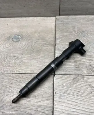 Mercedes-Benz Vito Viano W639 Fuel injector