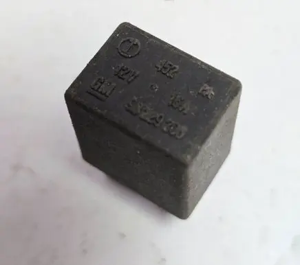 Opel Zafira A Other relay 90229206