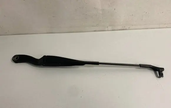 Mercedes-Benz E W211 Front wiper blade arm A2118200344