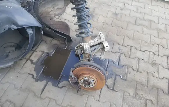 Seat Leon (1P) Front wheel hub spindle knuckle