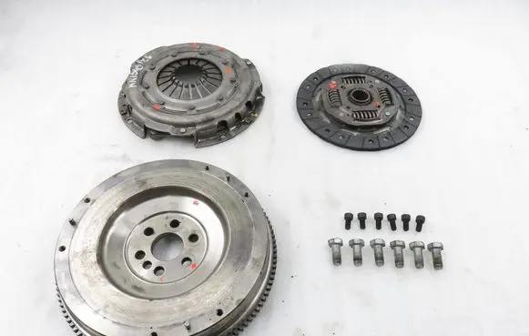 BMW 1 E81 E87 Flywheel DP7061F2105 CV7061F2105 706F2105