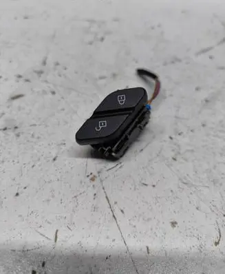 BMW X2 F39 Central locking switch button 9320641 20315810