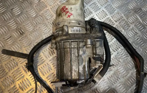 Opel Zafira B Power steering pump 13192897