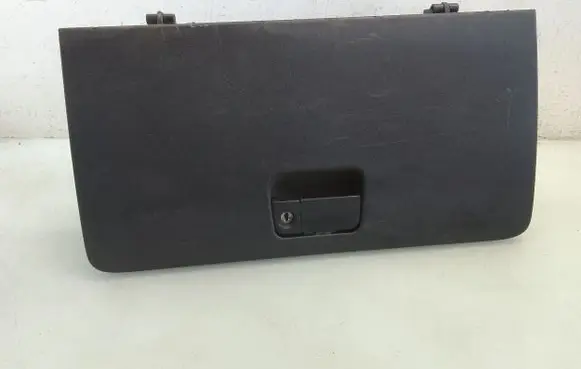 Honda CR-V Glove box