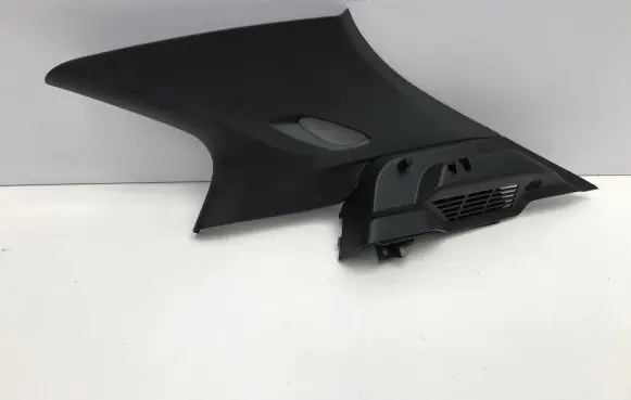 (D)pillar trim (top)