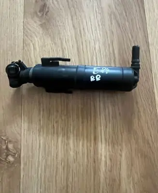BMW X1 E84 Headlight washer spray nozzle 61677321892 7321892