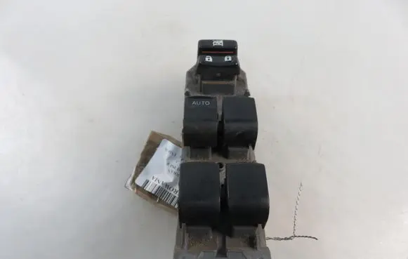 Toyota Urban Cruiser (XP110) Electric window control switch 