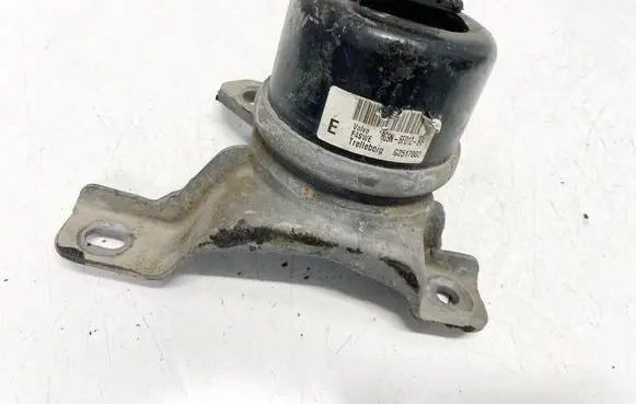 Volvo XC60 Engine mount bracket 8g9n6f012bb 8g9n-6f012-bb