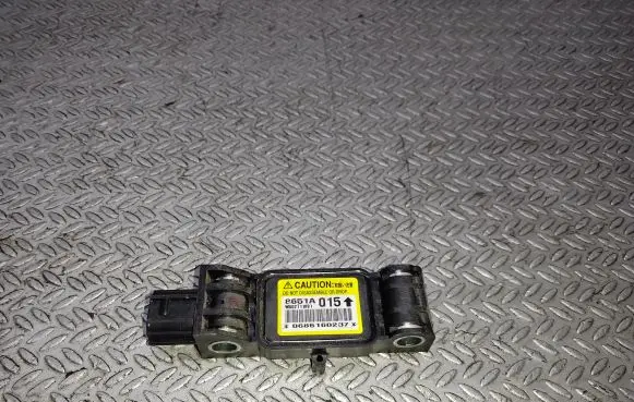 Mitsubishi Grandis Airbag deployment crash/impact sensor 8651A015
