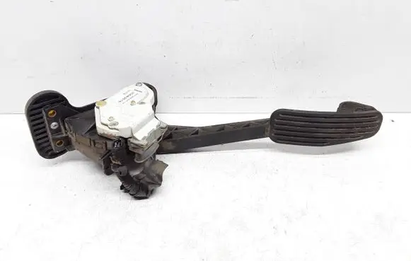 Volvo V70 Accelerator throttle pedal 30683516