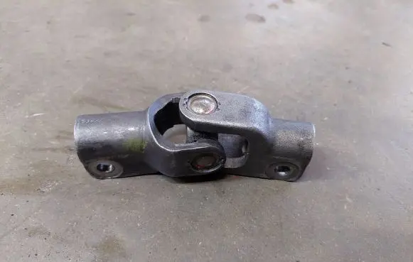 Toyota Avensis T250 Steering column universal joint