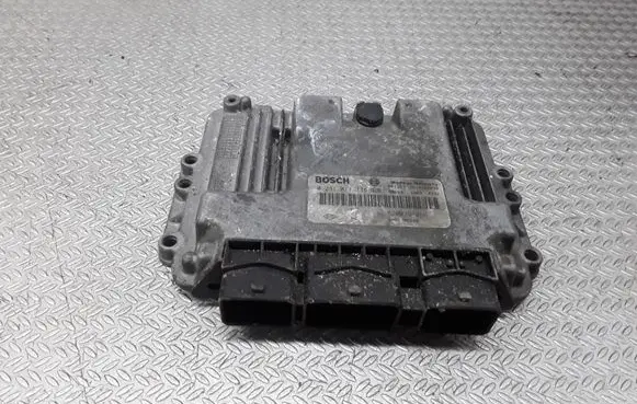 Renault Megane II Engine control unit/module 0281011776 8200391966