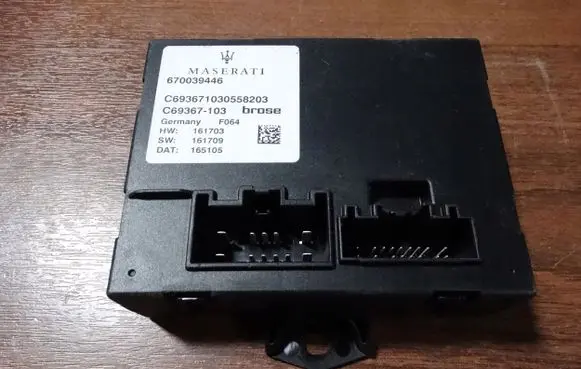 Maserati Levante Trunk lid opening control unit 670039446