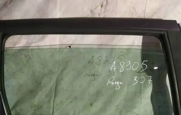 Peugeot 307 Rear door window glass