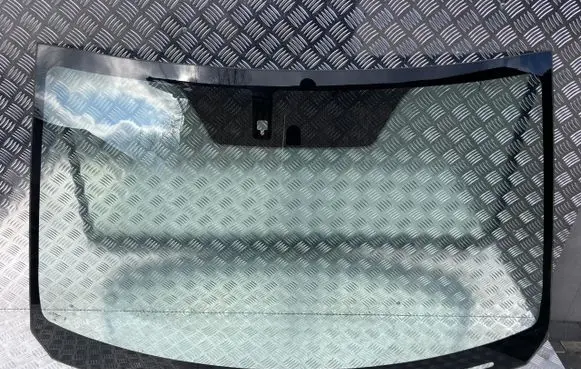 Suzuki Vitara (LY) Front windscreen/windshield window PK10971