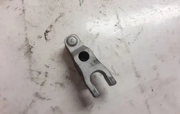 Opel Insignia A Fuel Injector clamp holder 82546 902419