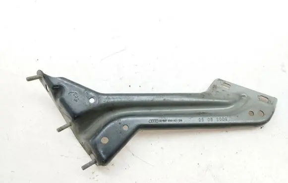 Audi Q5 SQ5 Fender mounting bracket 8R0821136