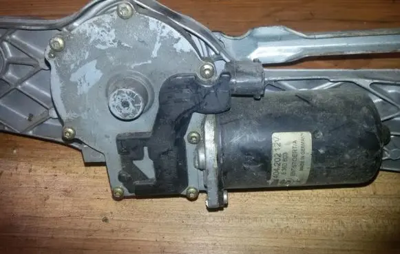 BMW 5 E39 Wiper motor 8360603