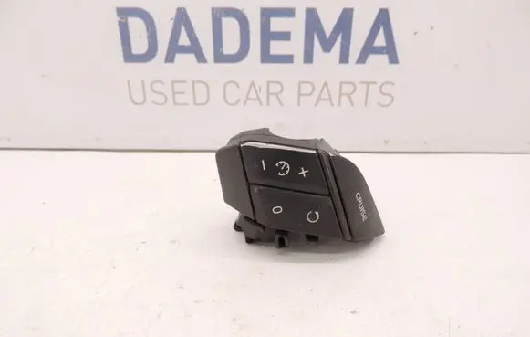 Volvo S60 Steering wheel buttons/switches 8622524 D211