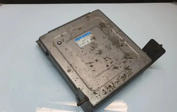 Mazda 323 F Engine control unit/module E2T81671M Z509B Z50918881B