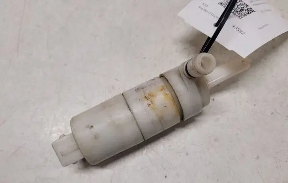 KIA Sorento Headlight washer pump