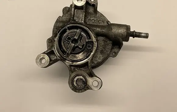 Volvo S40 Vacuum pump D1651A 1011T