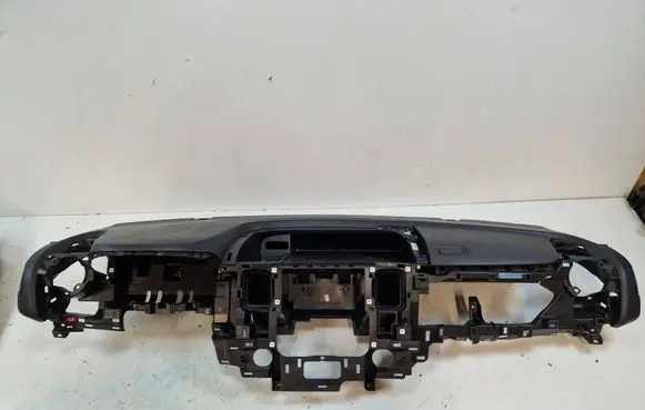 Renault Trafic III (X82) Dashboard 681006255R 681004777R