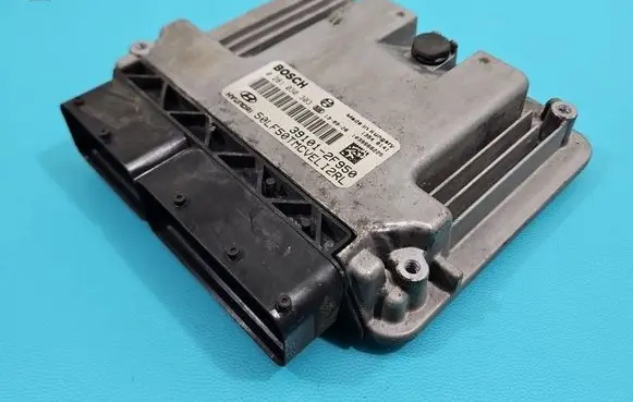 Hyundai ix35 Engine control unit/module ECU 0281030303 IMPRK1514472