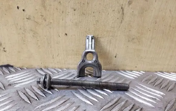 BMW X3 E83 Fuel Injector clamp holder