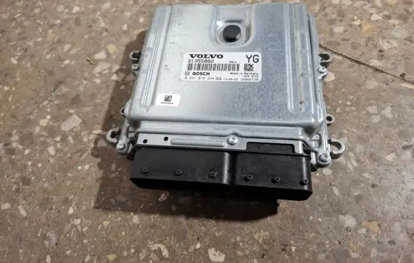 Volvo V60 Engine control unit/module 31355882 0281019244