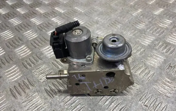 Citroen DS4 Fuel injection high pressure pump 9819938580
