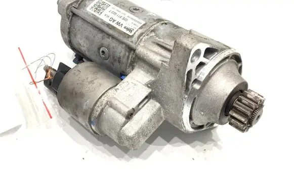 Volkswagen Golf VII Starter motor 02E911023T