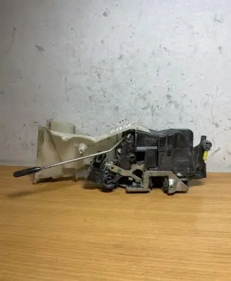 Mercedes-Benz C W202 Coupe door lock (next to the handle) 2027231308 C1408