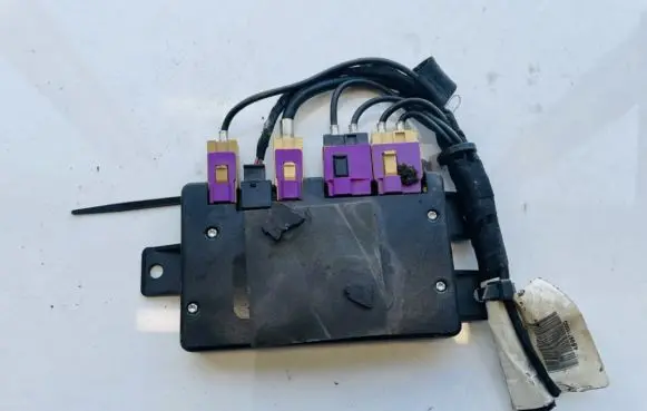 Audi A6 S6 C5 4B Antenna control unit 4b9971650q tab004870r