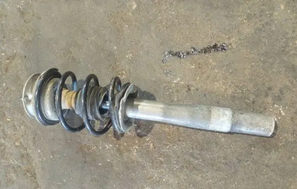 BMW 5 E60 E61 Front shock absorber with coil spring 7905313 V6052M 1054131518