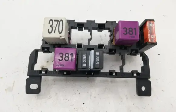 Audi A6 S6 C6 4F Fuse module 8A0937530