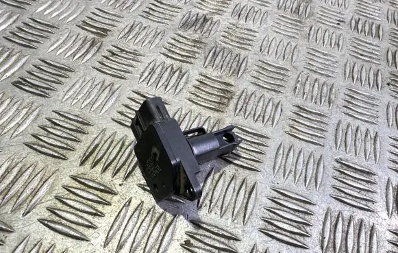Toyota Avensis T250 Mass air flow meter 222040N010