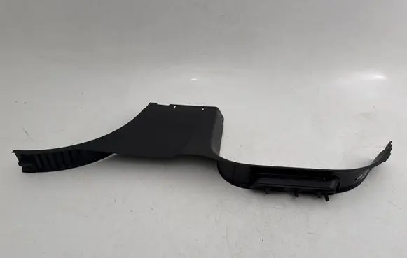 Volkswagen Touareg II Rear sill trim cover 7P6853370