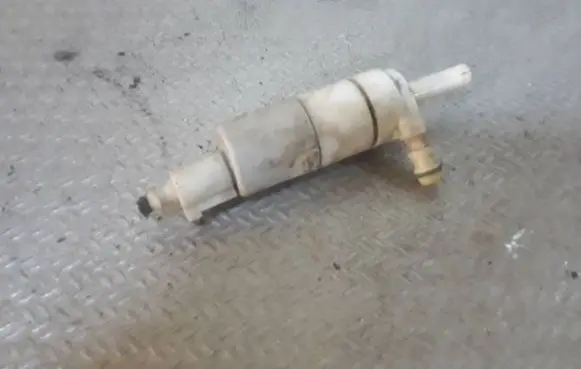 Opel Insignia A Headlight washer pump 