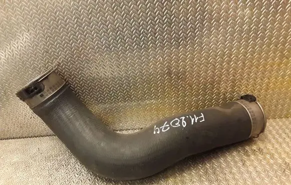 BMW 5 F10 F11 Intercooler hose/pipe 7810615