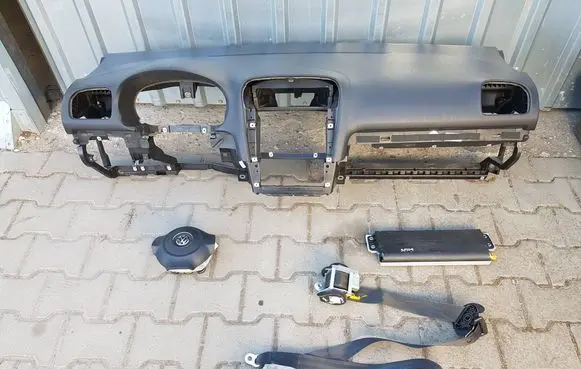 Volkswagen Golf VI Dashboard 
