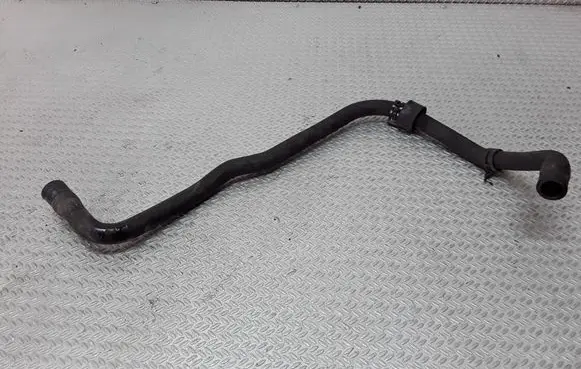 Volkswagen PASSAT B6 Engine coolant pipe/hose