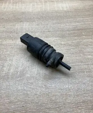 Volkswagen Golf IV Windscreen/windshield washer pump 1J5955651