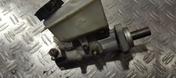 Master brake cylinder