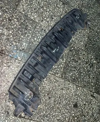 Toyota Prius (XW30) Front bumper lip 