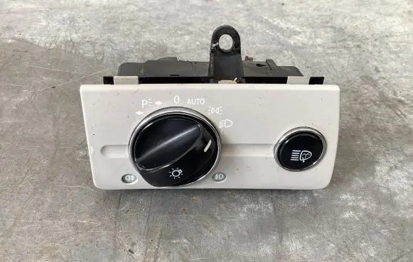 Mercedes-Benz E W211 Light switch 2115450104 7217Q04 01056200