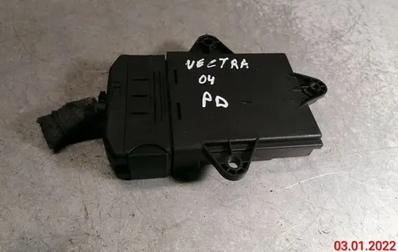 Opel Vectra C Door central lock control unit/module 13170150
