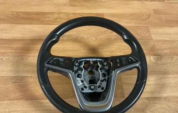 Opel Insignia A Steering wheel 13316547 3134A00042