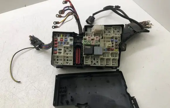 Ford Focus Fuse box set AV6T14A067AC