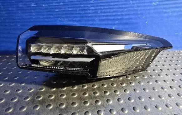 Peugeot 308 Rear/tail lights 9835299280